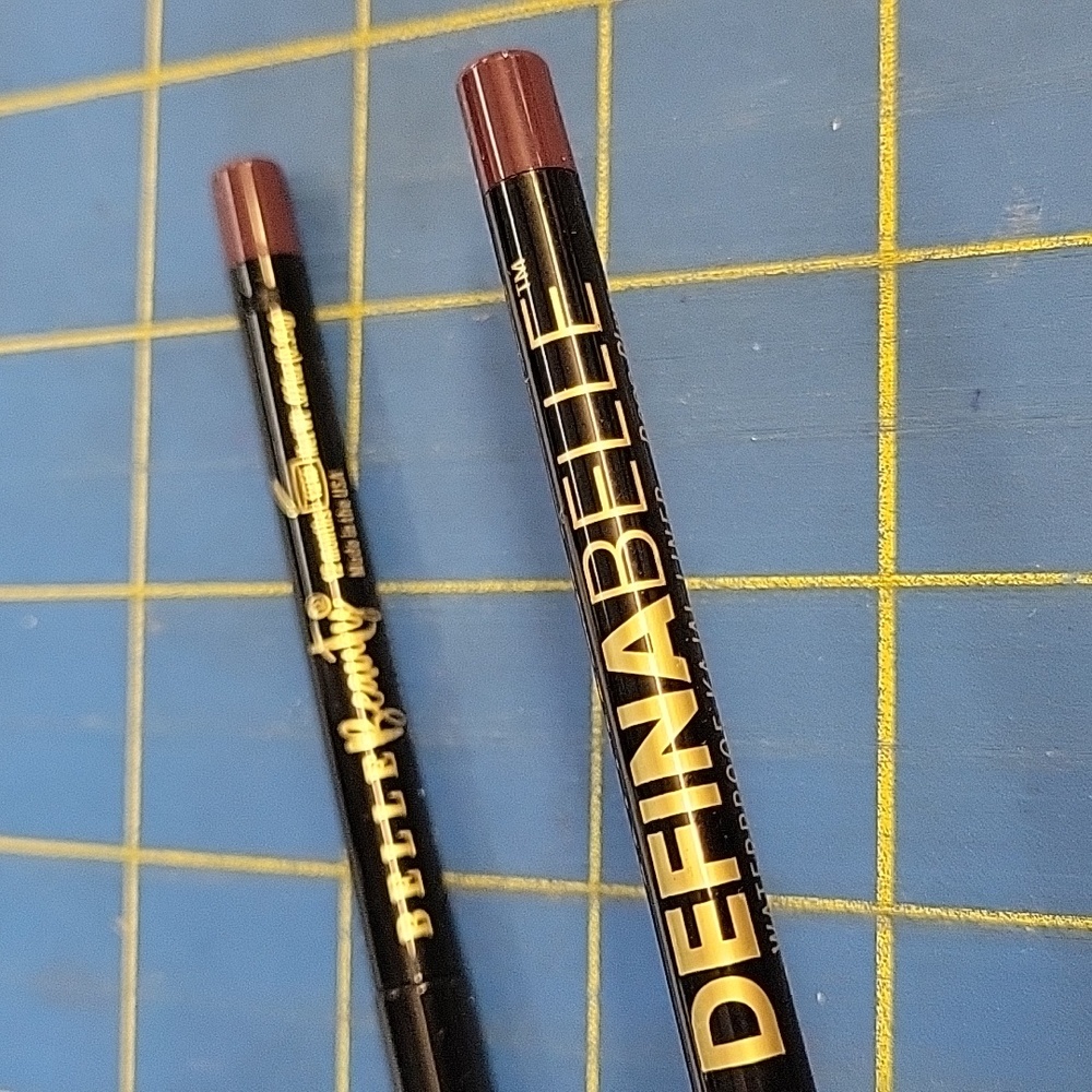 Bellebeauty Kim Gravel DefinaBelle Retractable Eyeliner 0.35g New Deep Plum
